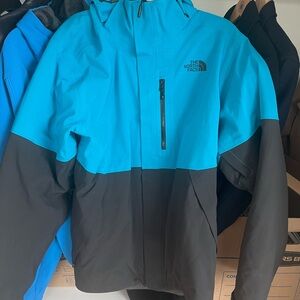 The North Face Men's Turquoise and Black Ski Jacket